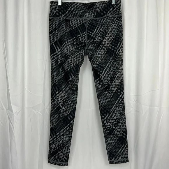 Athleta  Great Condition Reversible Legging - Picture 2 of 9